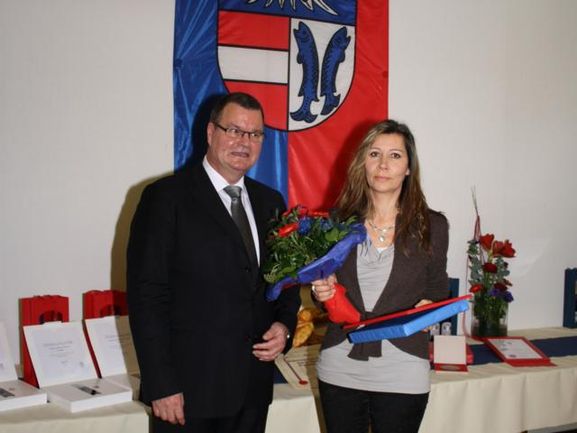 Frau Andrea Brenner wurde als Ersthelferin und Lebensretterin besonders gedankt und ausgezeichnet